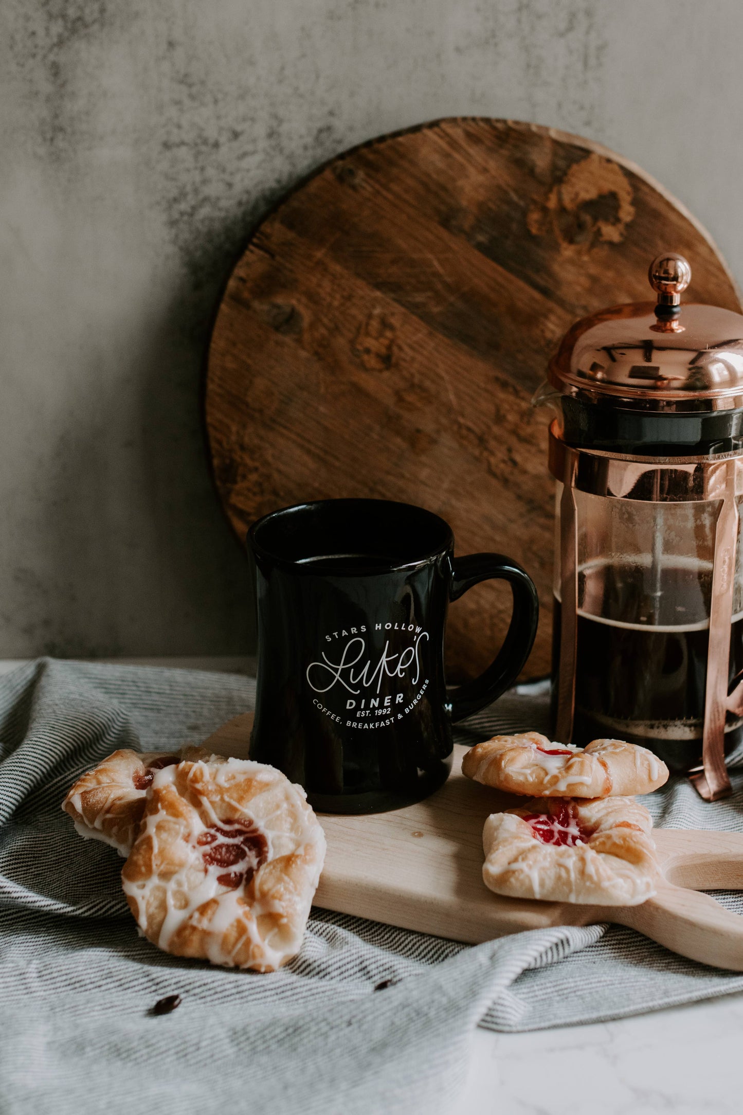Lukes Diner Mug: 15 oz (Gilmore Girl)