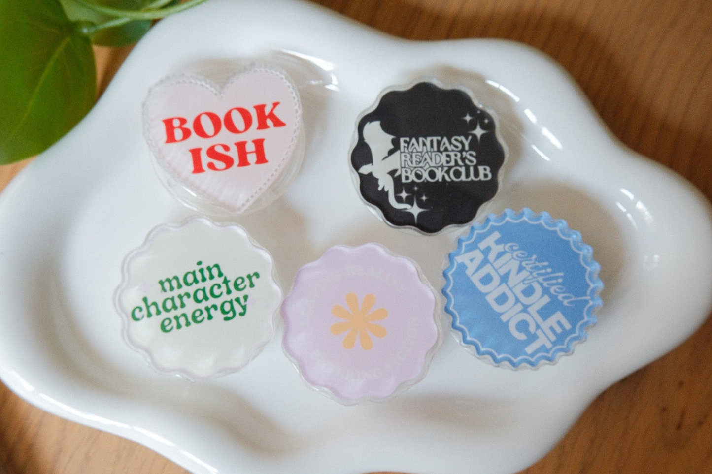 Kindle | Kobo Grips: MagSafe Mount / Bookish