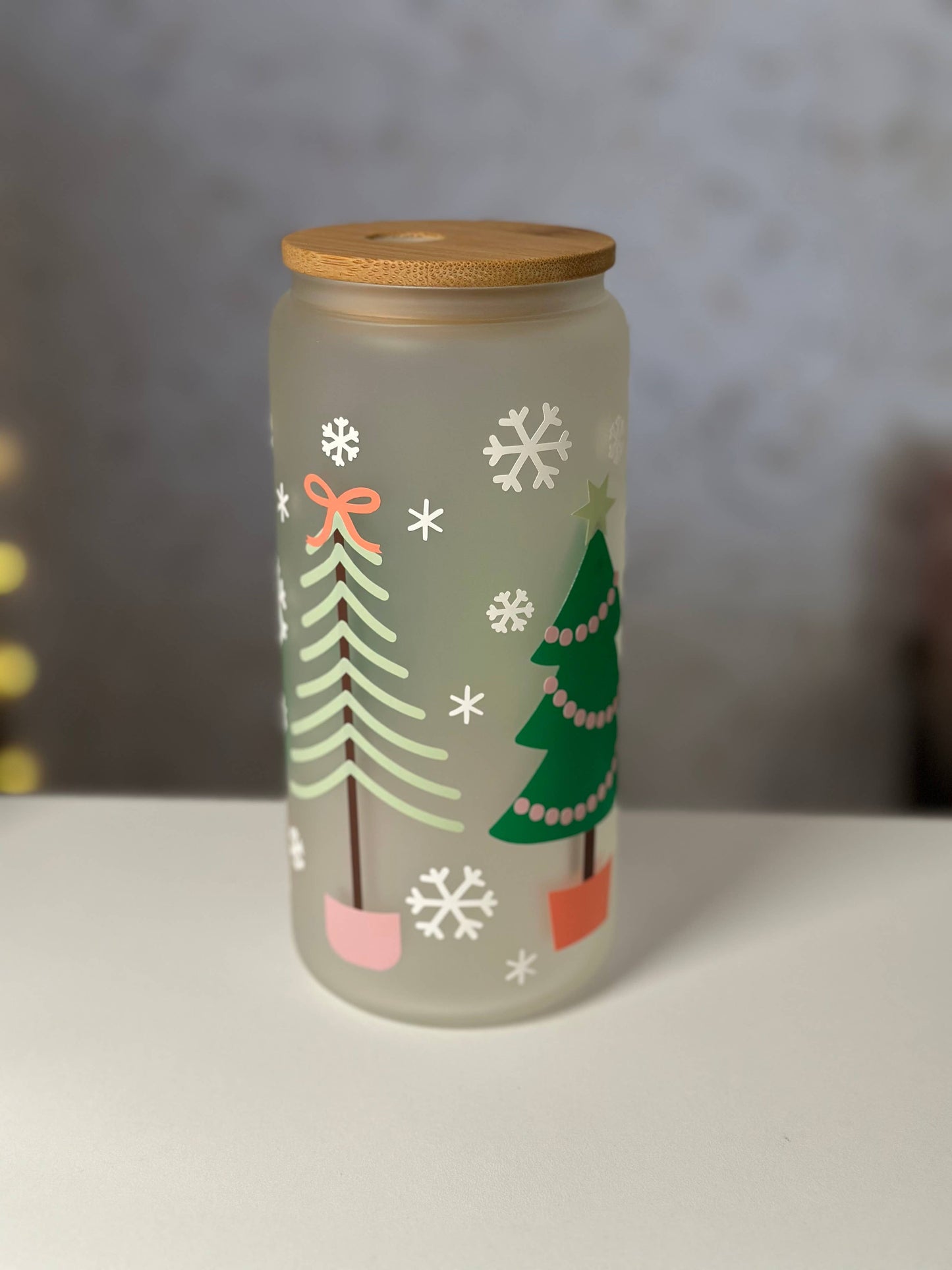 Pastel Christmas Trees | 20 oz Glass Libbey with Lid & Straw: Clear