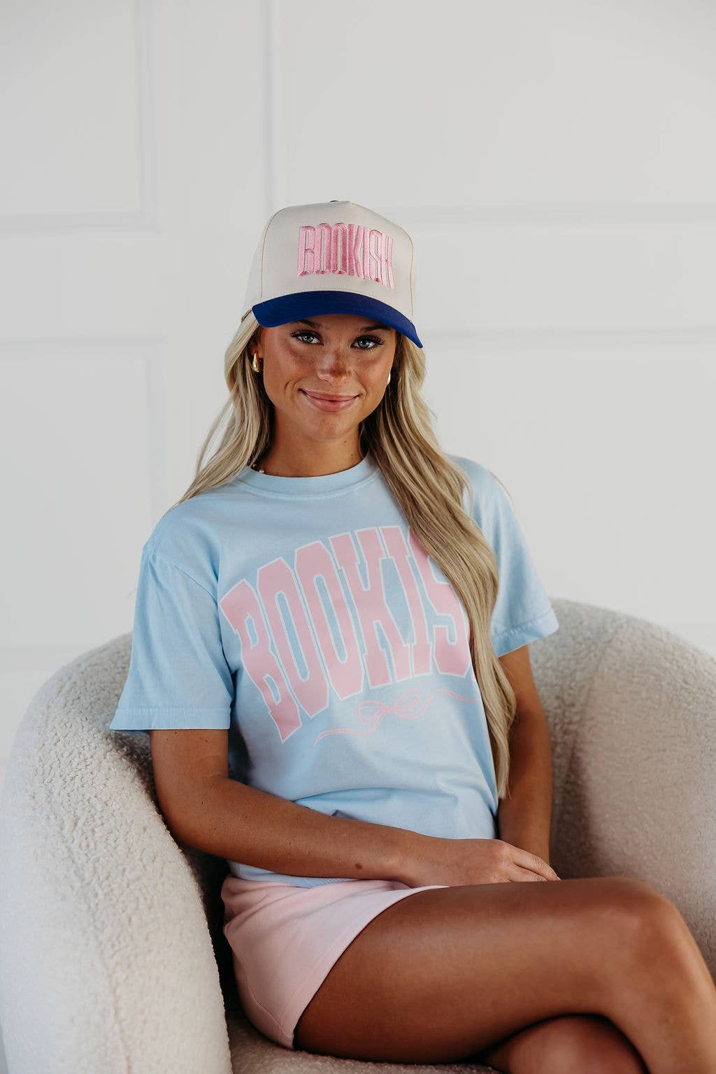 Bookish Graphic T-shirt: M