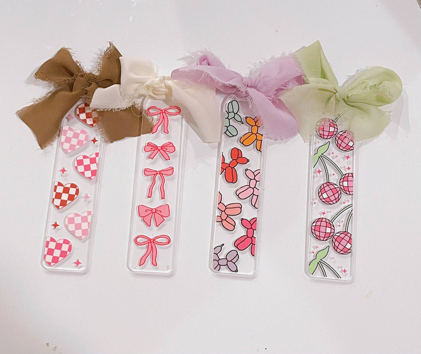 Acrylic bookmarks- UV-DTF transfers|bookmarks: Checkered hearts
