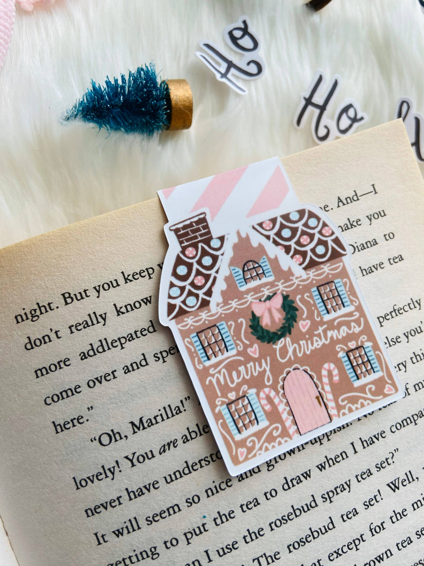 Gingerbread House Magnetic Bookmark