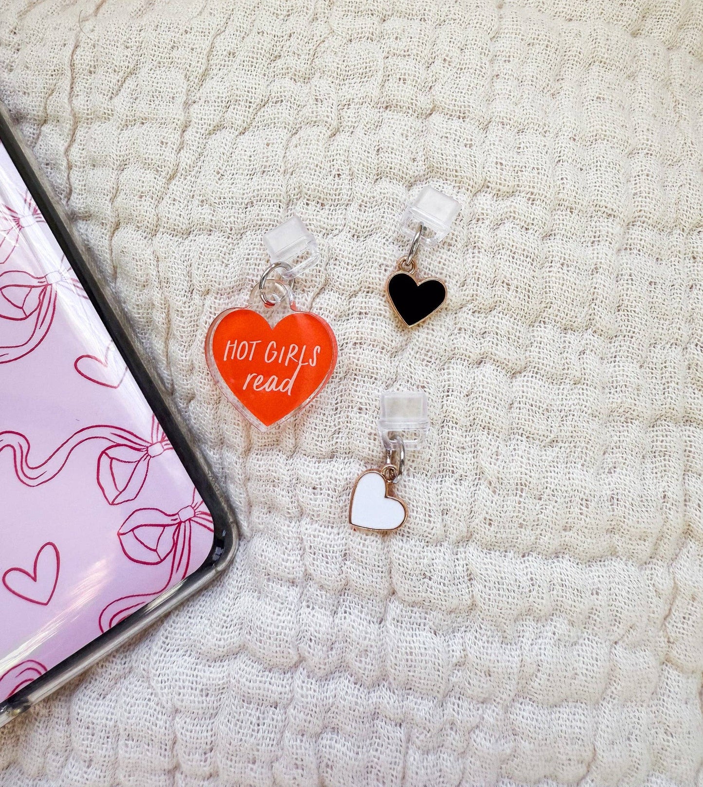 Kindle & Kobo Charm | Heartstrings Collection: Hot Girls Read / Clear
