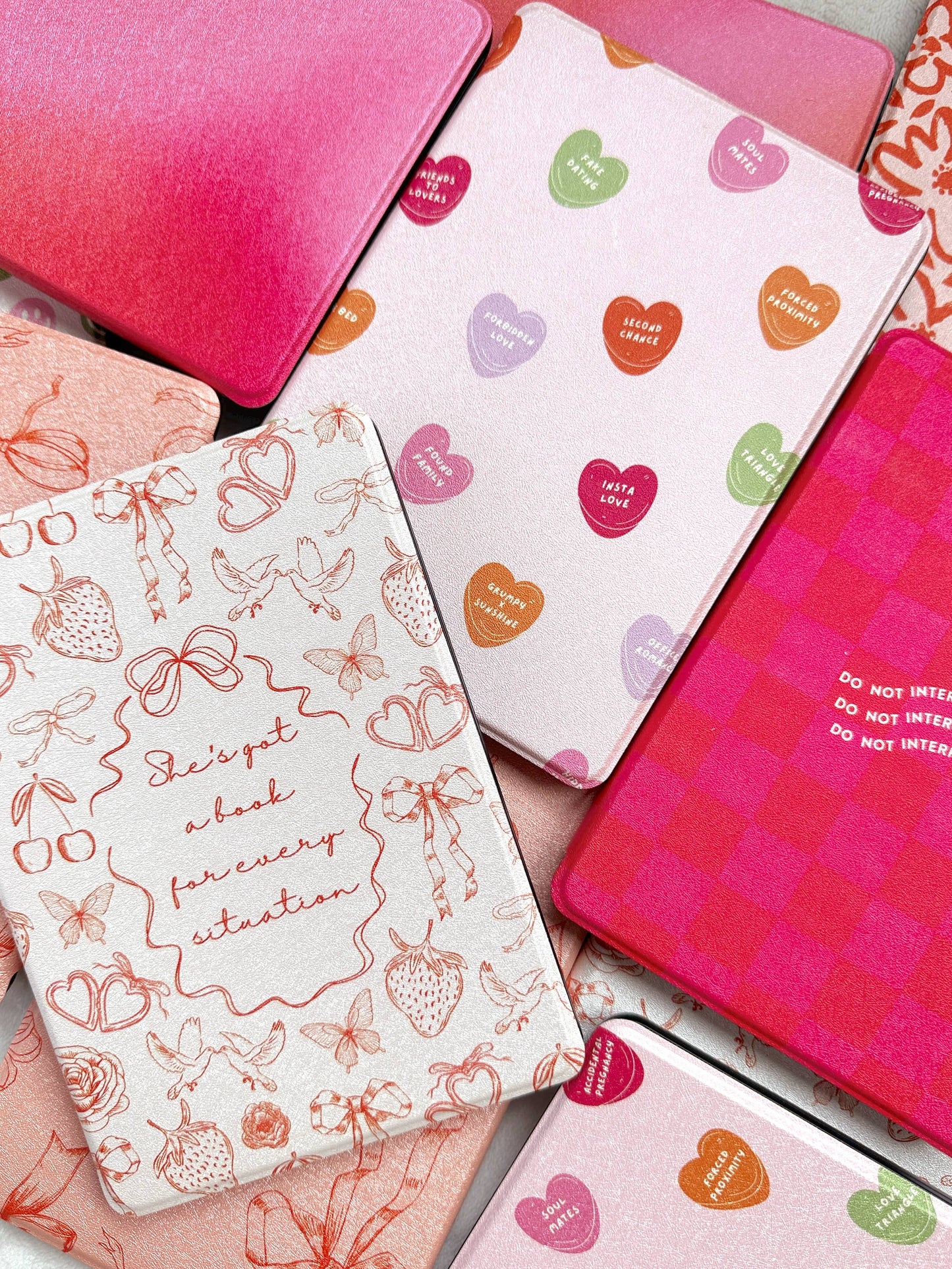 She's Got A Book For Every Situation - Kindle Case: Kindle Basic 11th Generation (6")