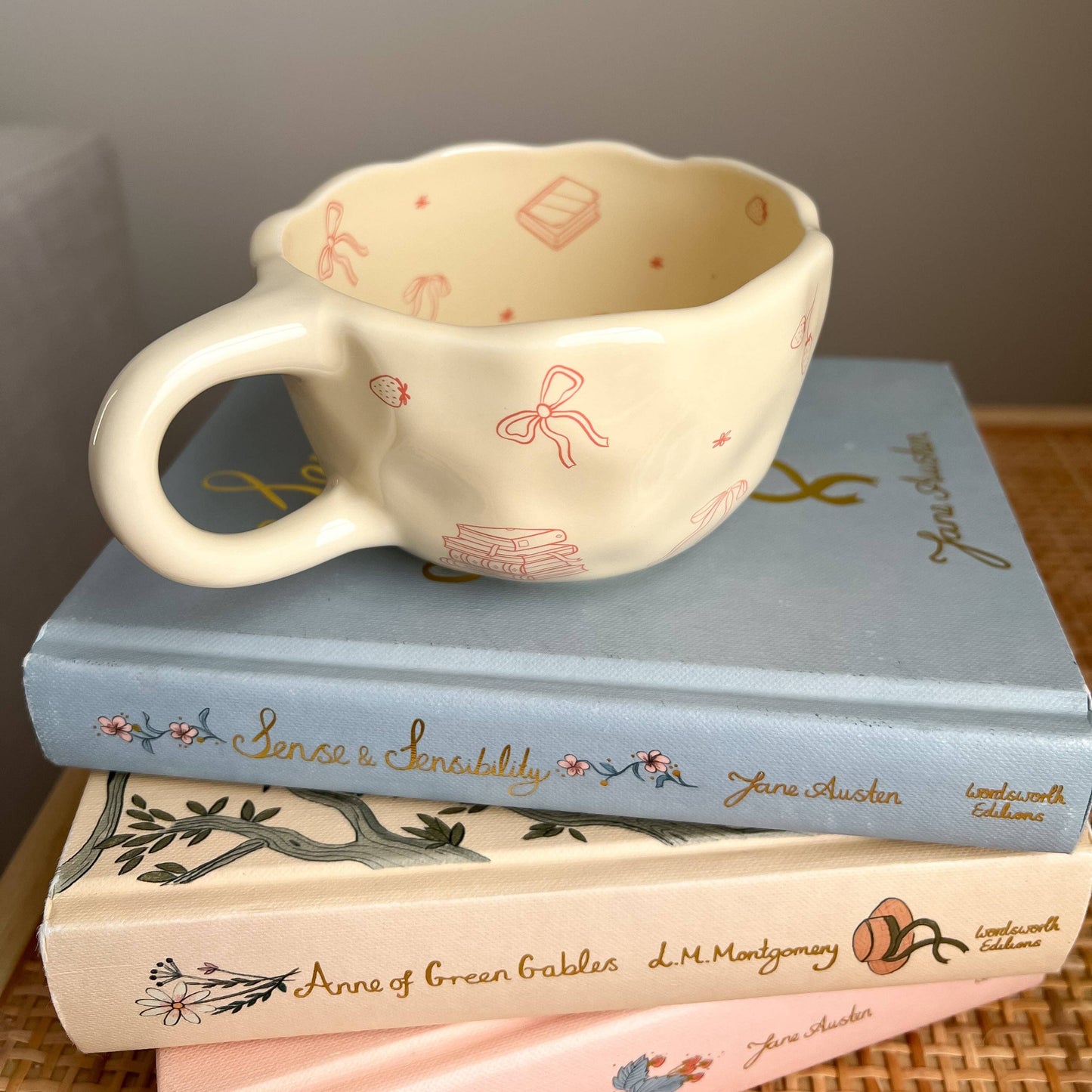 Bows and Books Mug: Red/Ivory Strawberries