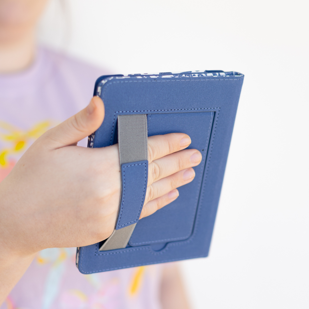 Porcelain Floral Kindle Case | Bookish & Reading: Kindle Paperwhite (12th Generation)