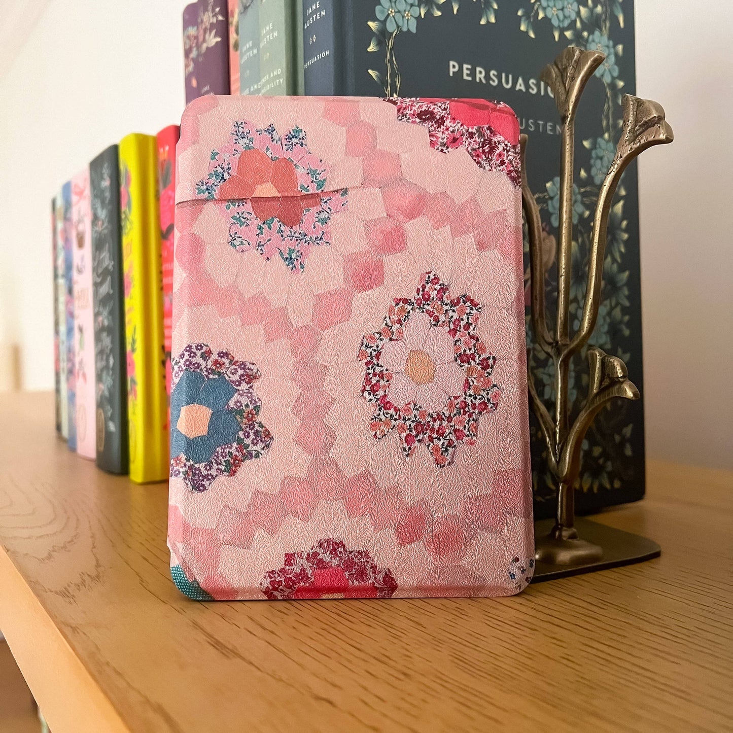 Pink Quilted Kindle Case: Double Sided Print / Colorsoft / Paperwhite 12 Gen. (2024)