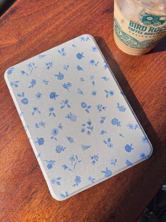 Blue Flower Garden Kindle Case with Clear Back and Handle: Kindle Paperwhite 11th Gen (w/handle)