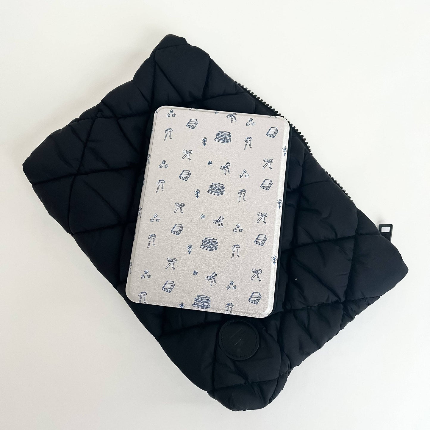 The Bookish Pouch: Black