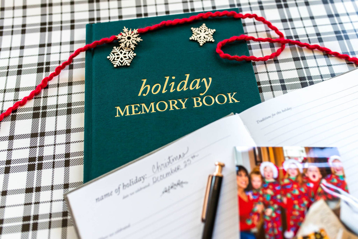 Holiday Memory Book & Family Keepsake | Memory Scrapbook: Emerald